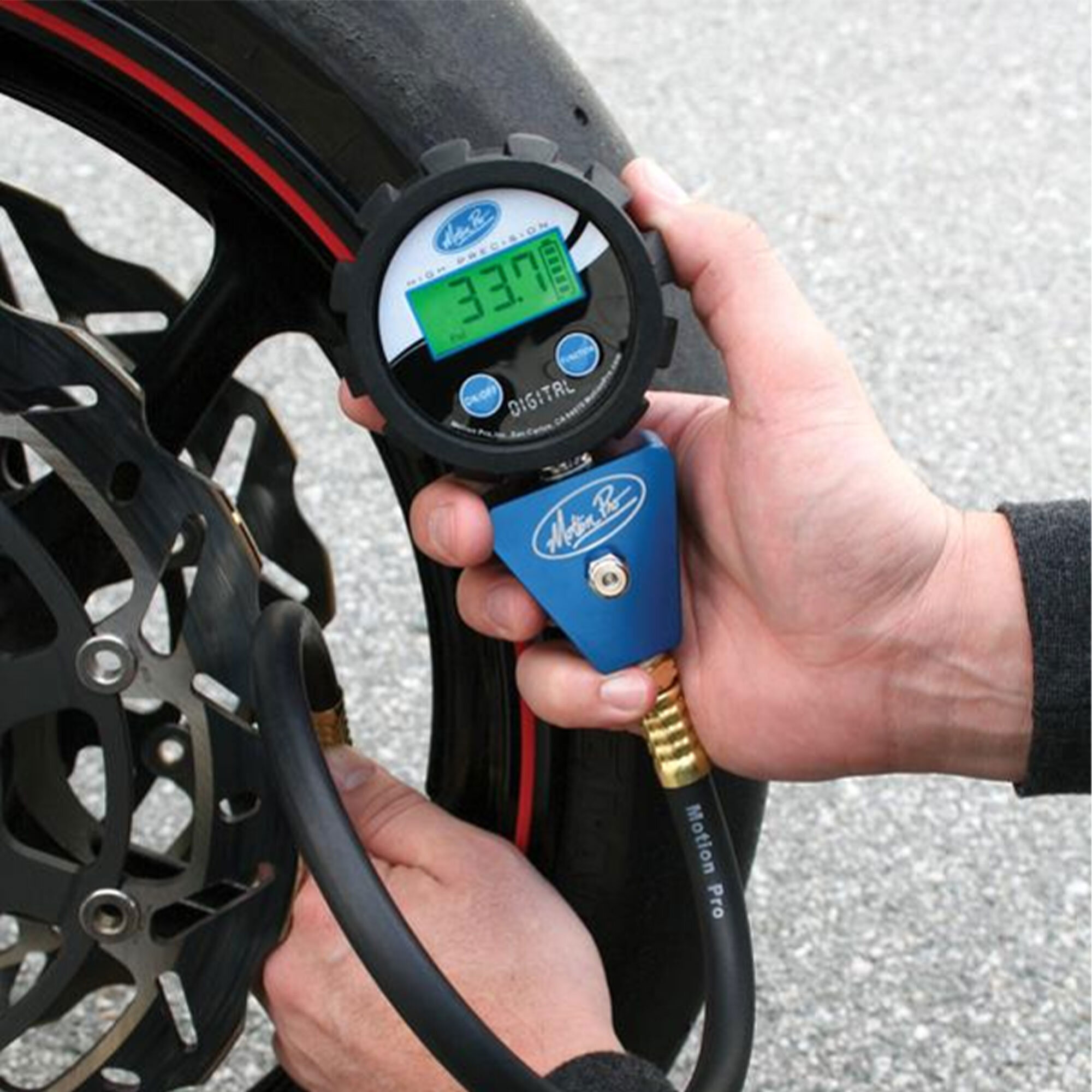 タイヤの空気圧セッティングは重要か？公道では？サーキットでは？