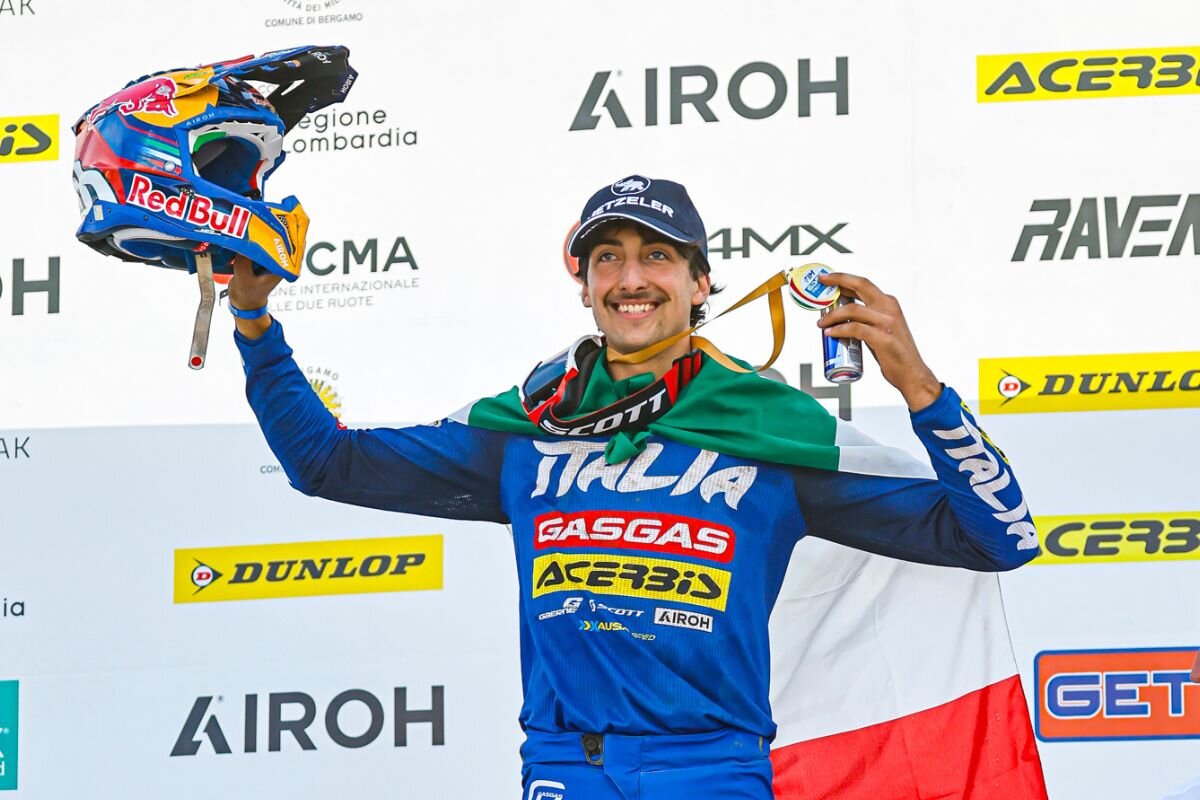 表彰台のヴェローナ選手