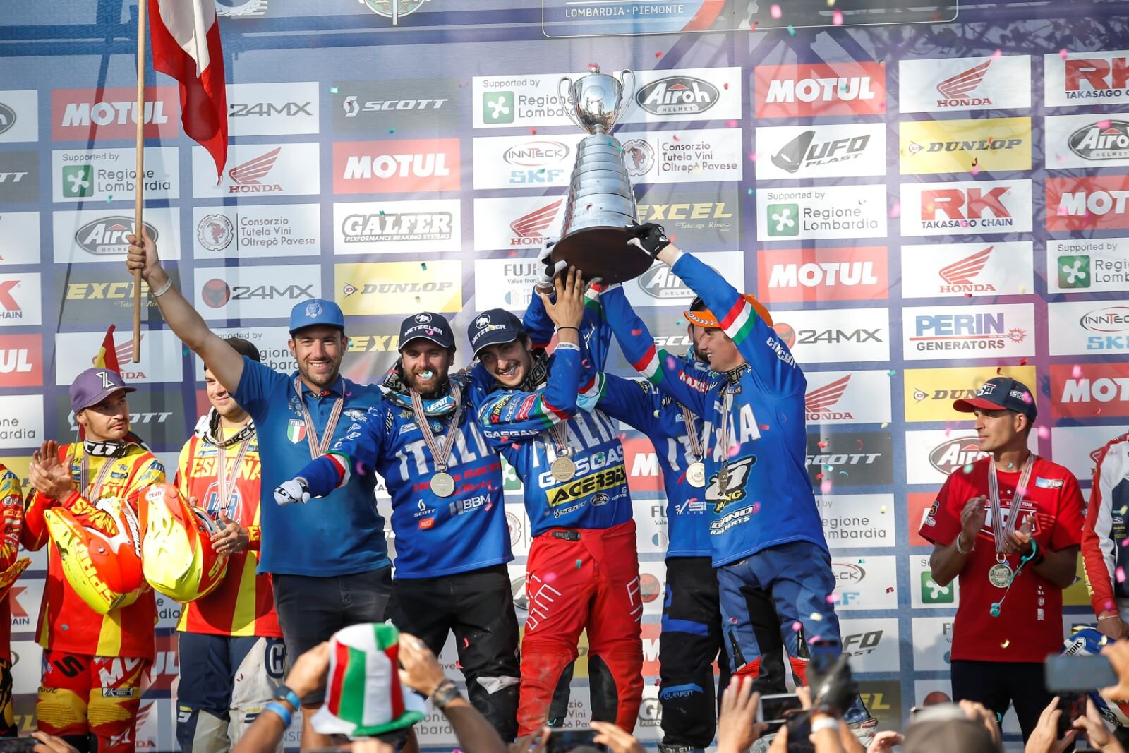 italy-team-podio.jpg