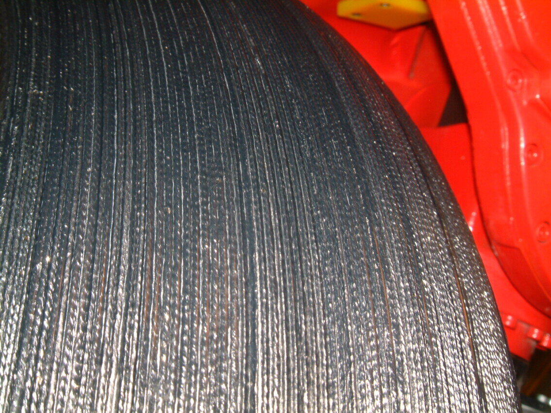 ピレリのタイヤに採用される0度スチールベルト構造