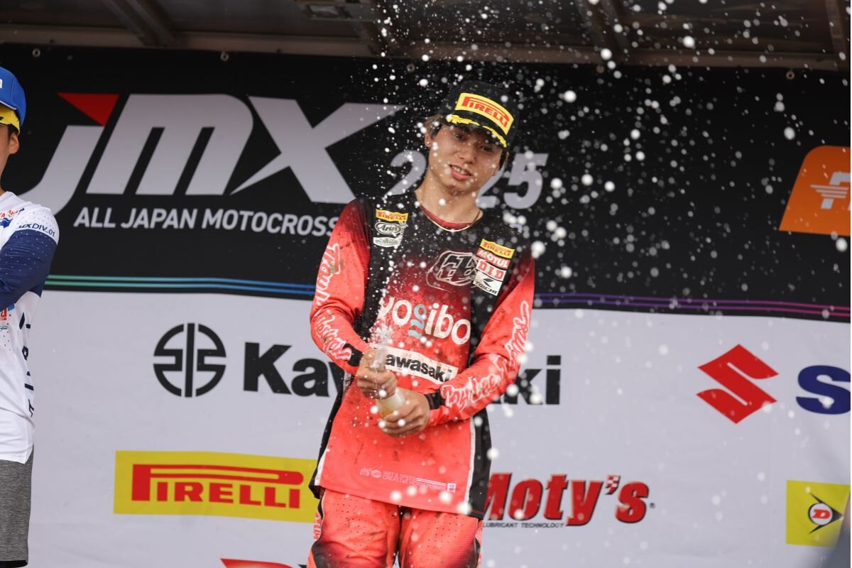 japan-mxgp-rd3-shimabukuro-podium.jpg