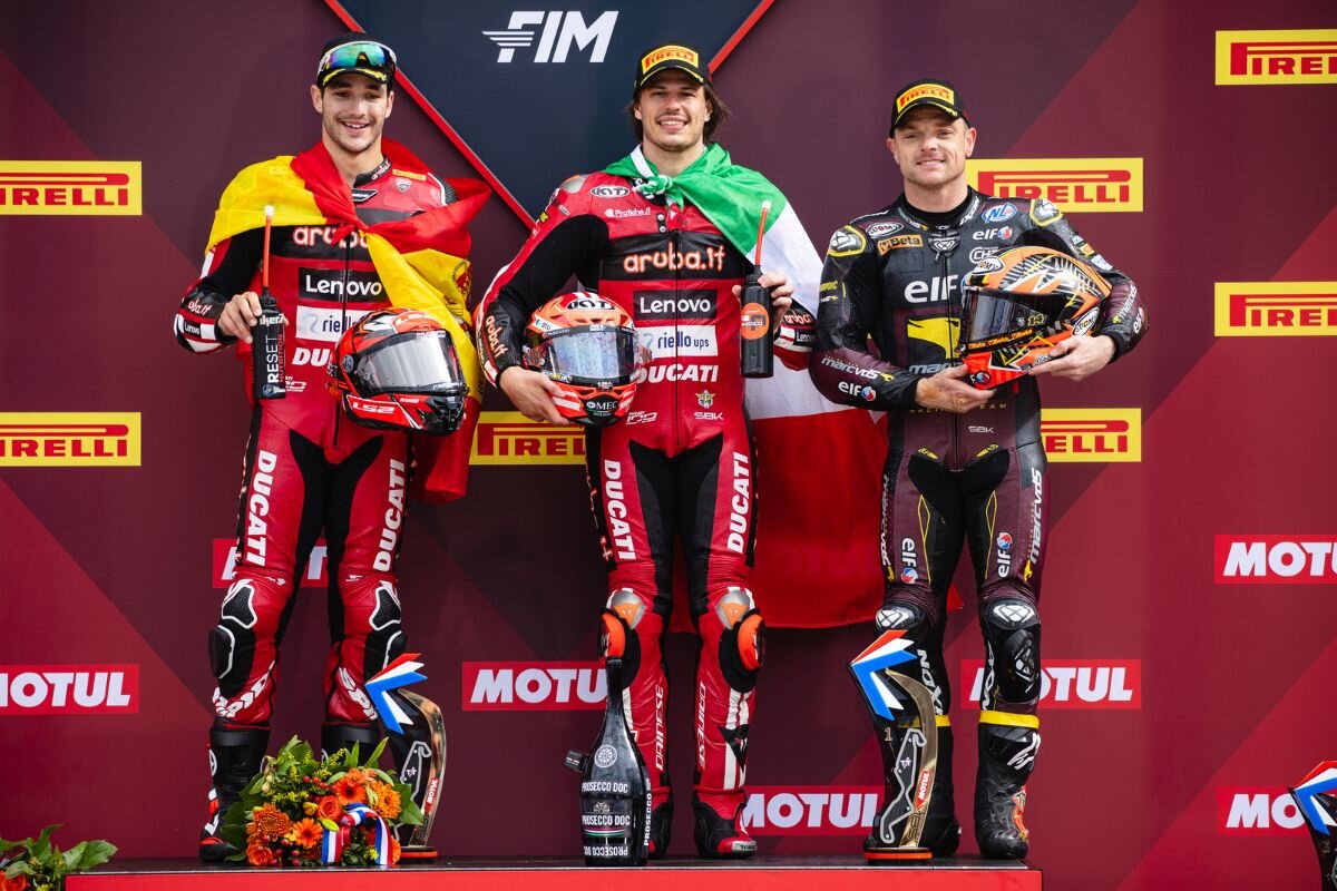 Race2表彰台の様子