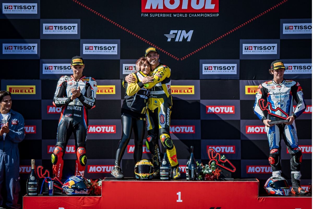 worldsbk-24-10-race1-podium.jpg