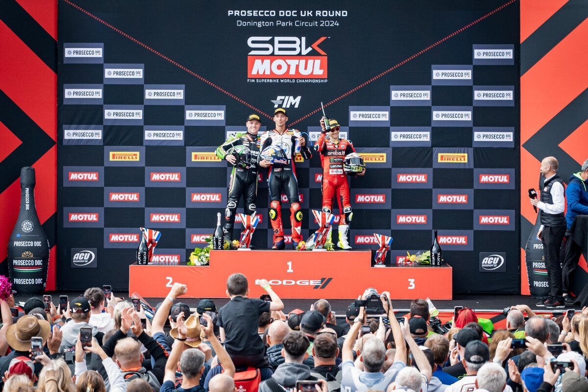 worldsbk_24_05_podium.jpg