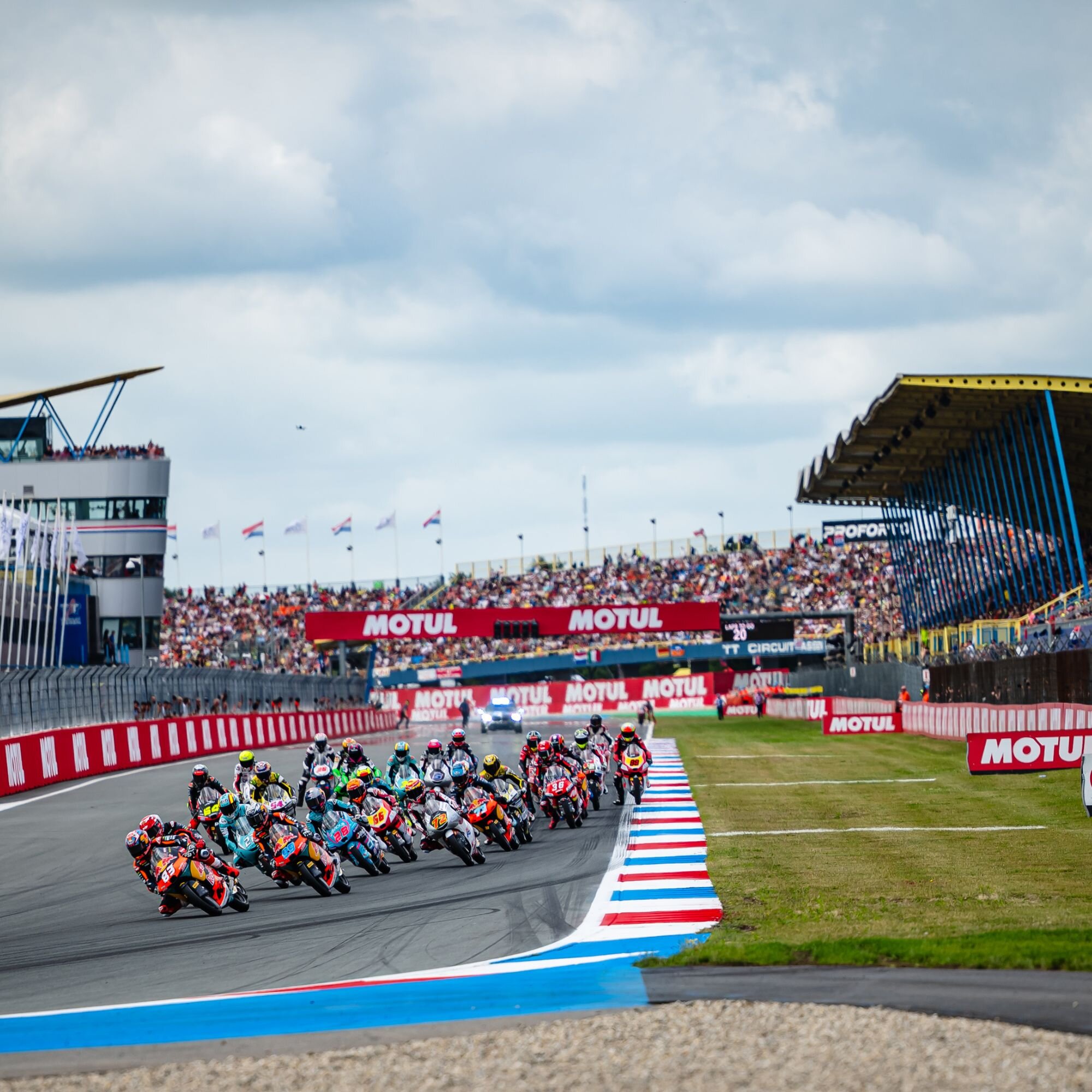 MotoGP第10戦オランダGP Moto2、Moto3レースレポート/Moto3山中琉聖、一時トップ走行も後半に苦戦し11位